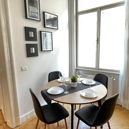 Apartment B&japartments